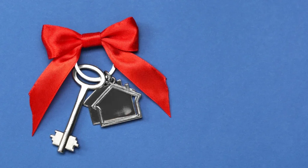 keys and a bow